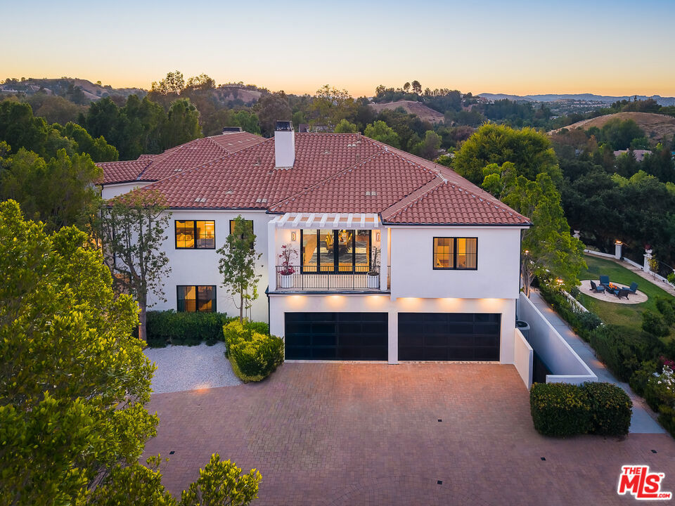 5192 Parkway Calabasas Property Photo 1
