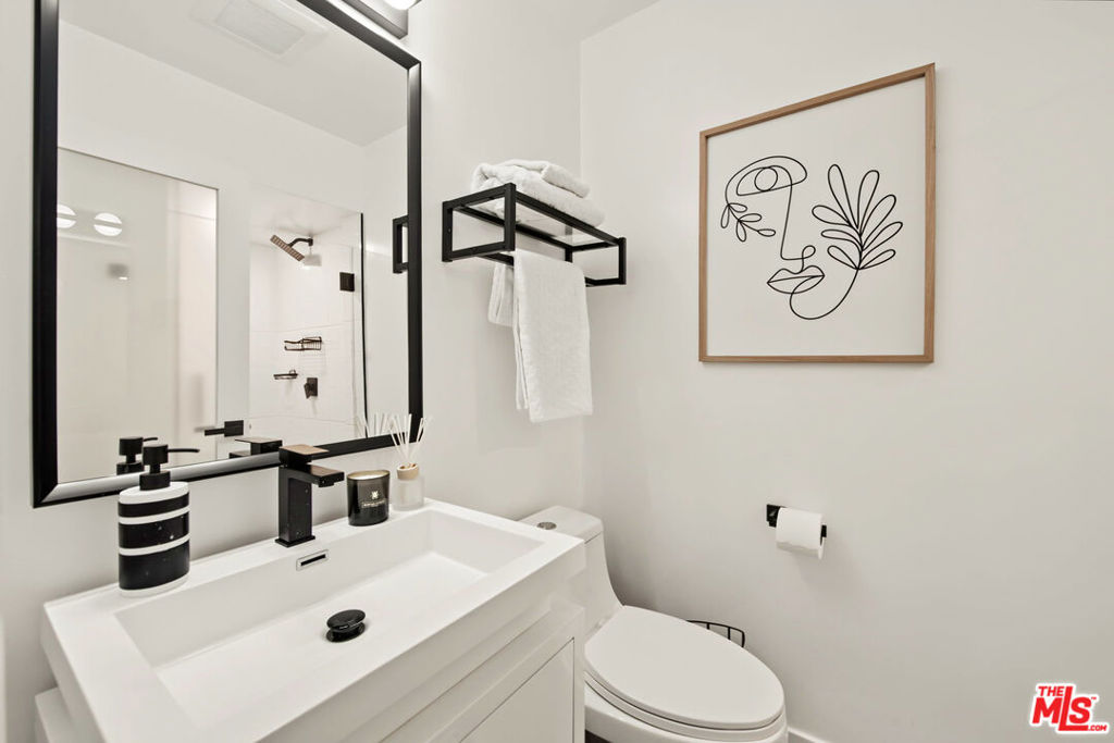 21490 Arcos Drive Property Photo 32