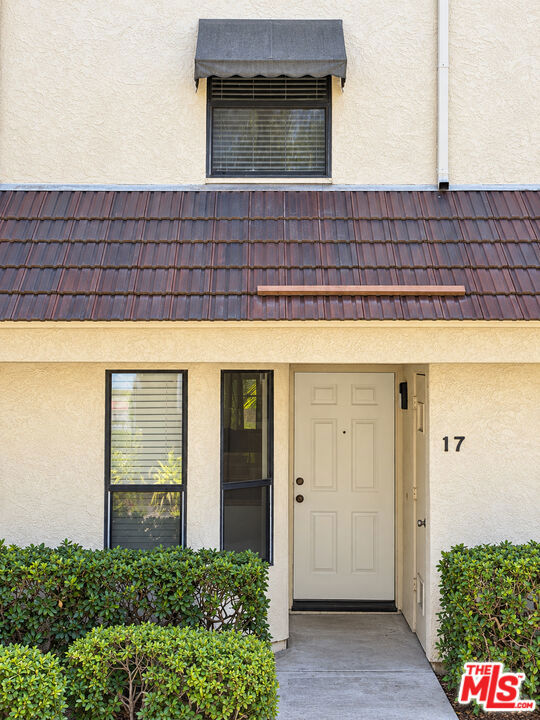 17 Pearl 61 Property Photo 1