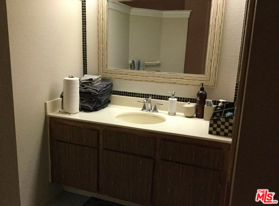 17 Pearl 61 Property Photo 6