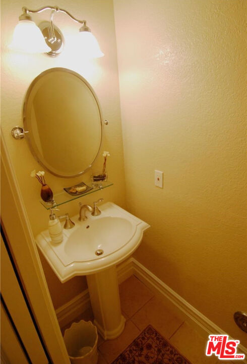 17 Pearl 61 Property Photo 11