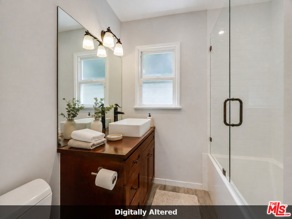 5343 Blanco Way Property Photo 18