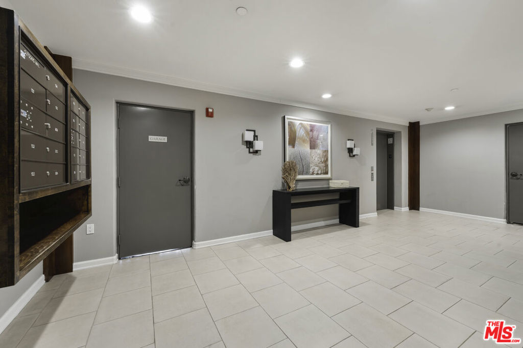 1820 Benecia Avenue 402 Property Photo 7