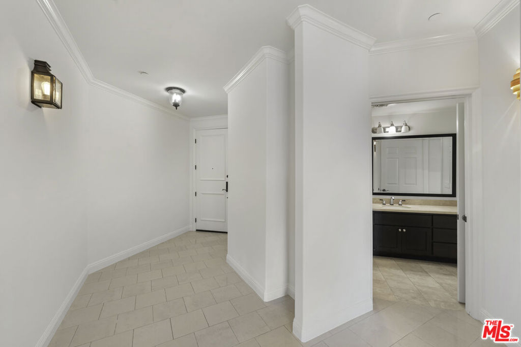 1820 Benecia Avenue 402 Property Photo 17