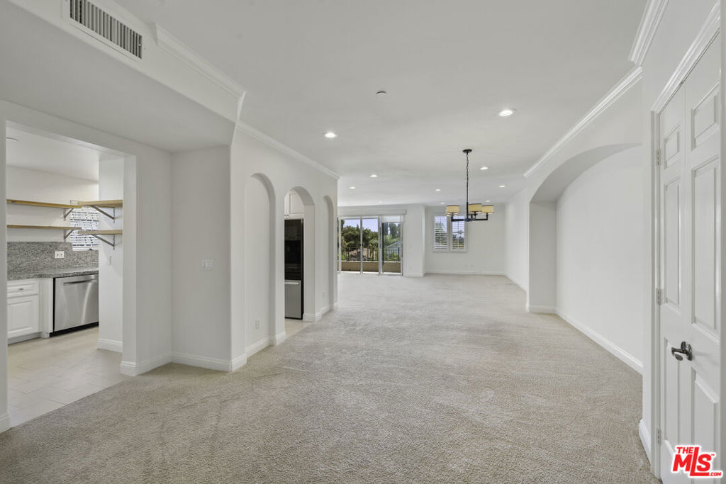 1820 Benecia Avenue 402 Property Photo 19
