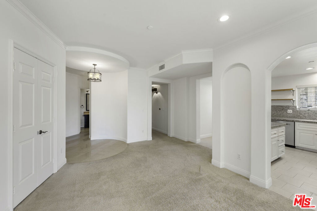 1820 Benecia Avenue 402 Property Photo 24