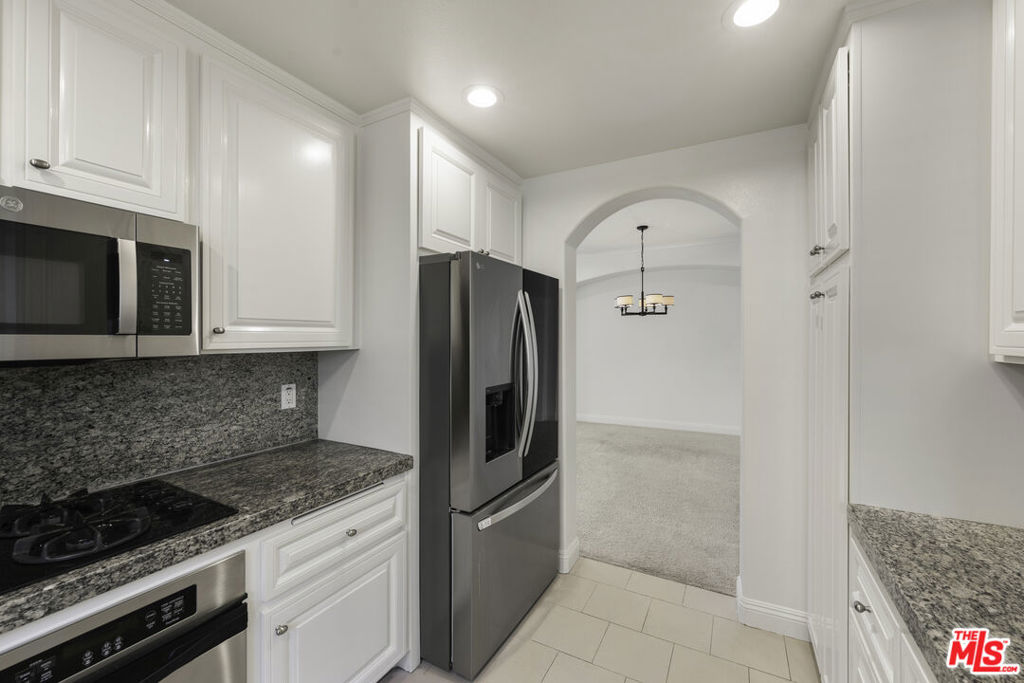 1820 Benecia Avenue 402 Property Photo 45