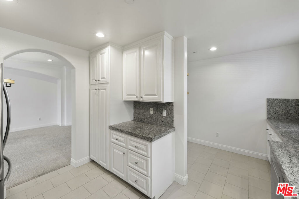 1820 Benecia Avenue 402 Property Photo 46