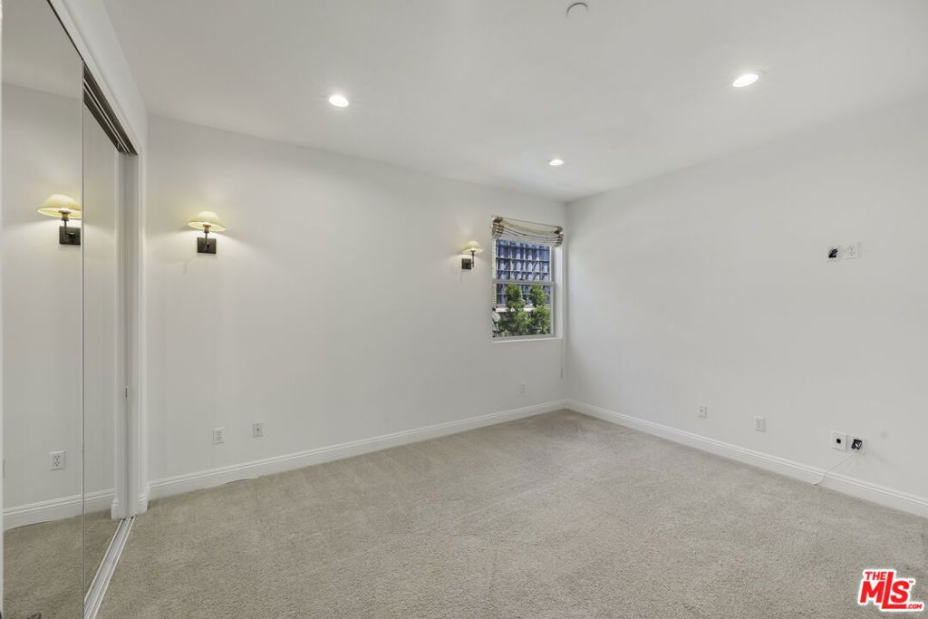 1820 Benecia Avenue 402 Property Photo 55