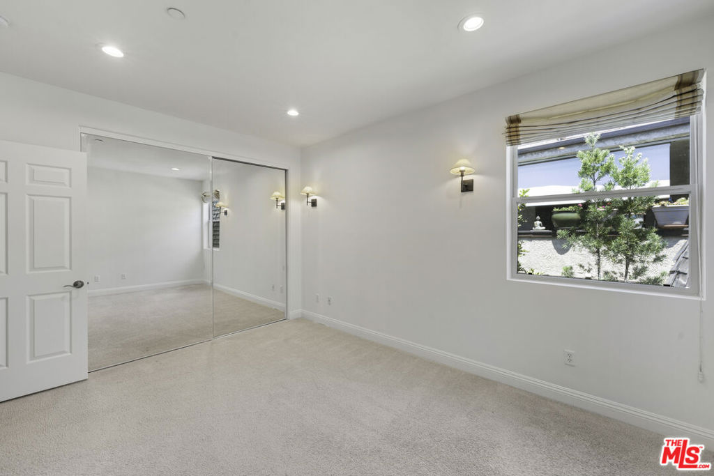 1820 Benecia Avenue 402 Property Photo 56