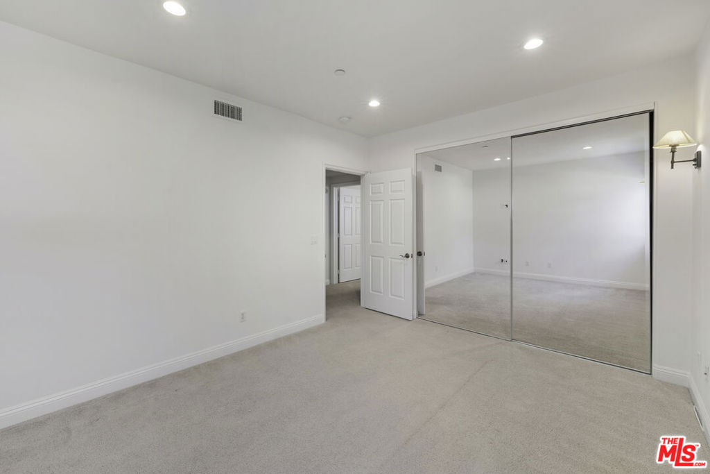 1820 Benecia Avenue 402 Property Photo 57