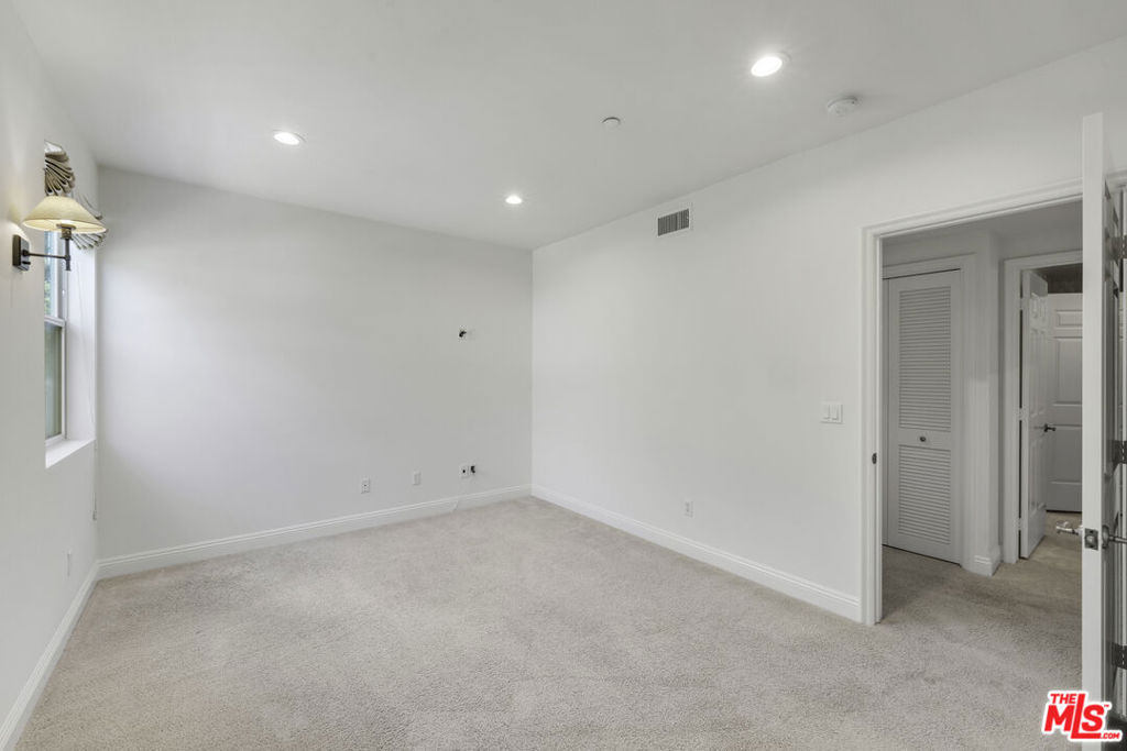 1820 Benecia Avenue 402 Property Photo 58