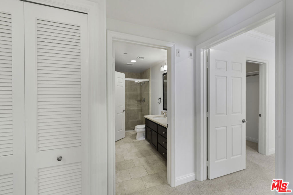 1820 Benecia Avenue 402 Property Photo 59