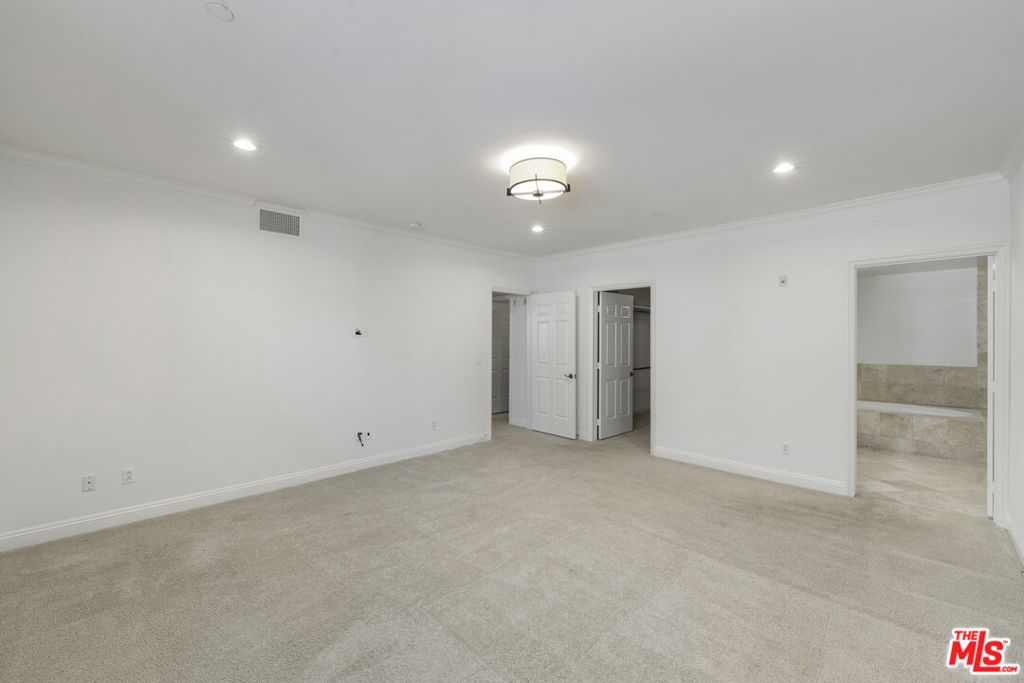 1820 Benecia Avenue 402 Property Photo 62