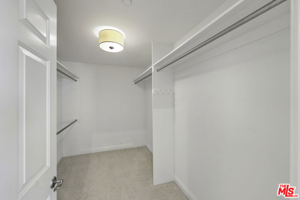 1820 Benecia Avenue 402 Property Photo 63