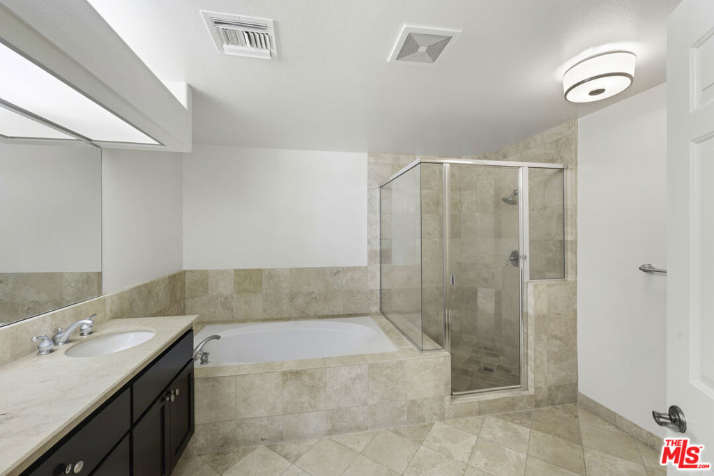 1820 Benecia Avenue 402 Property Photo 64