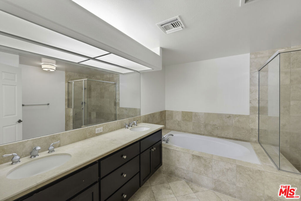 1820 Benecia Avenue 402 Property Photo 65
