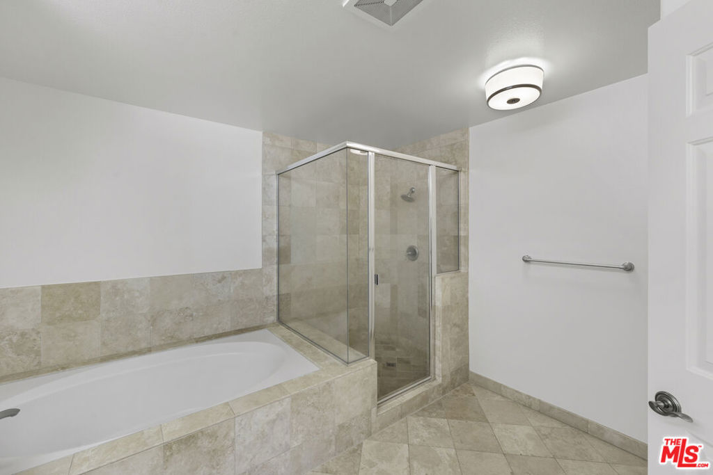 1820 Benecia Avenue 402 Property Photo 66