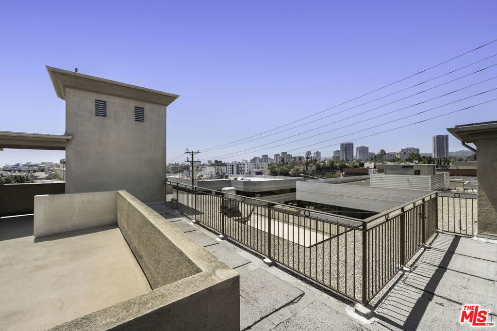 1820 Benecia Avenue 402 Property Photo 73