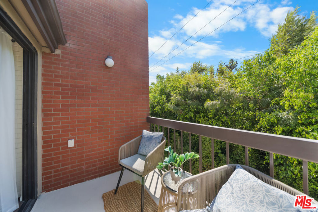 835 S Lucerne Boulevard 310 Property Photo 18