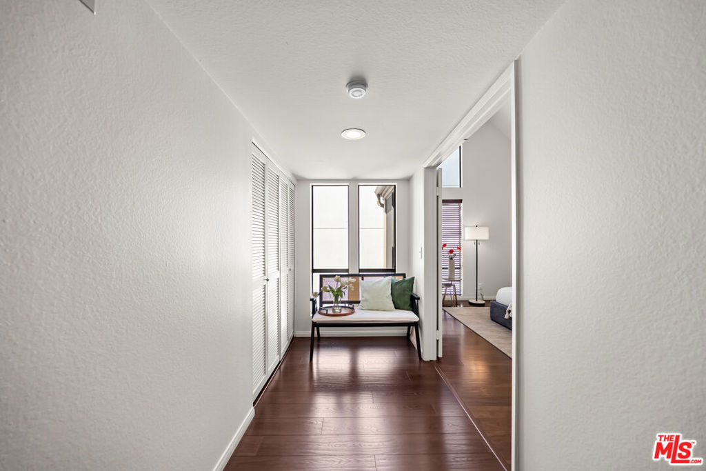 835 S Lucerne Boulevard 310 Property Photo 23