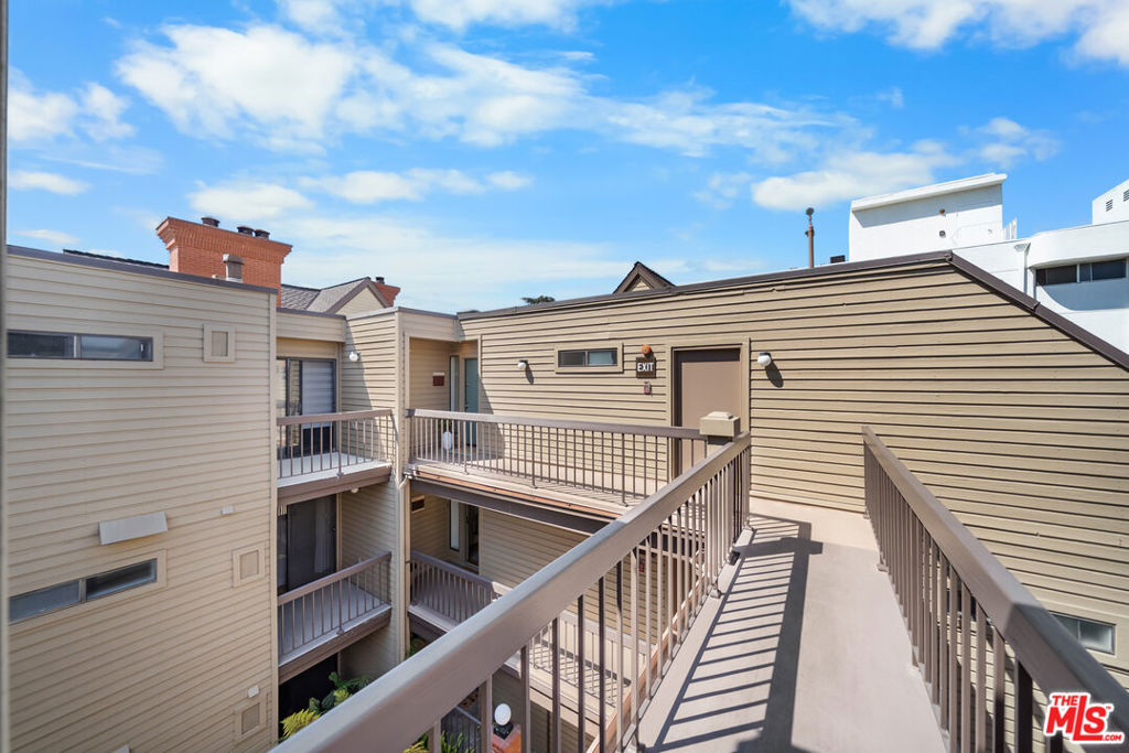 835 S Lucerne Boulevard 310 Property Photo 44