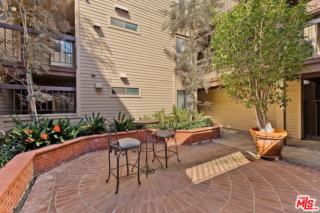 835 S Lucerne Boulevard 310 Property Photo 53