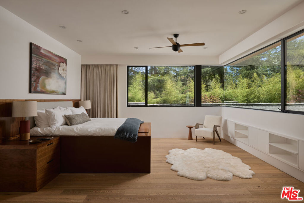 8970 Wonderland Park Avenue Property Photo 19