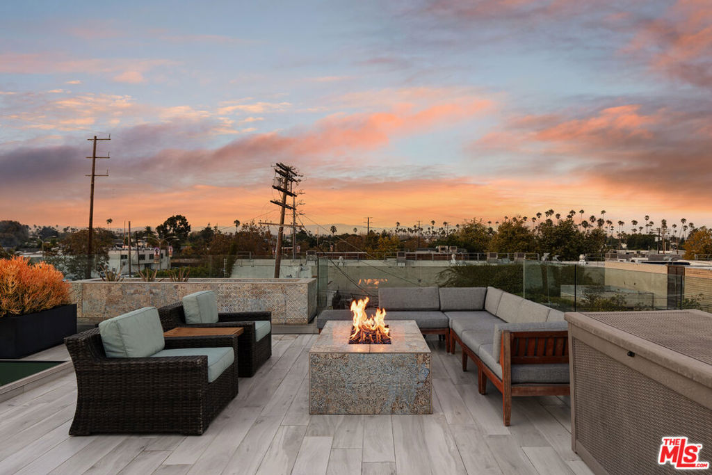 1712 Abbot Kinney Boulevard Property Photo 2