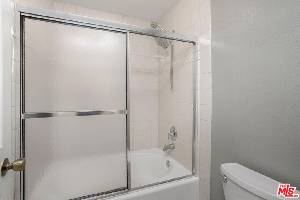 15231 Magnolia Boulevard 114 Property Photo 15