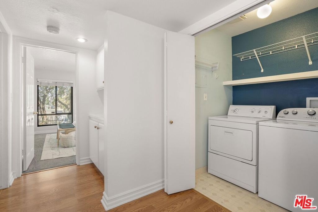 15231 Magnolia Boulevard 114 Property Photo 20