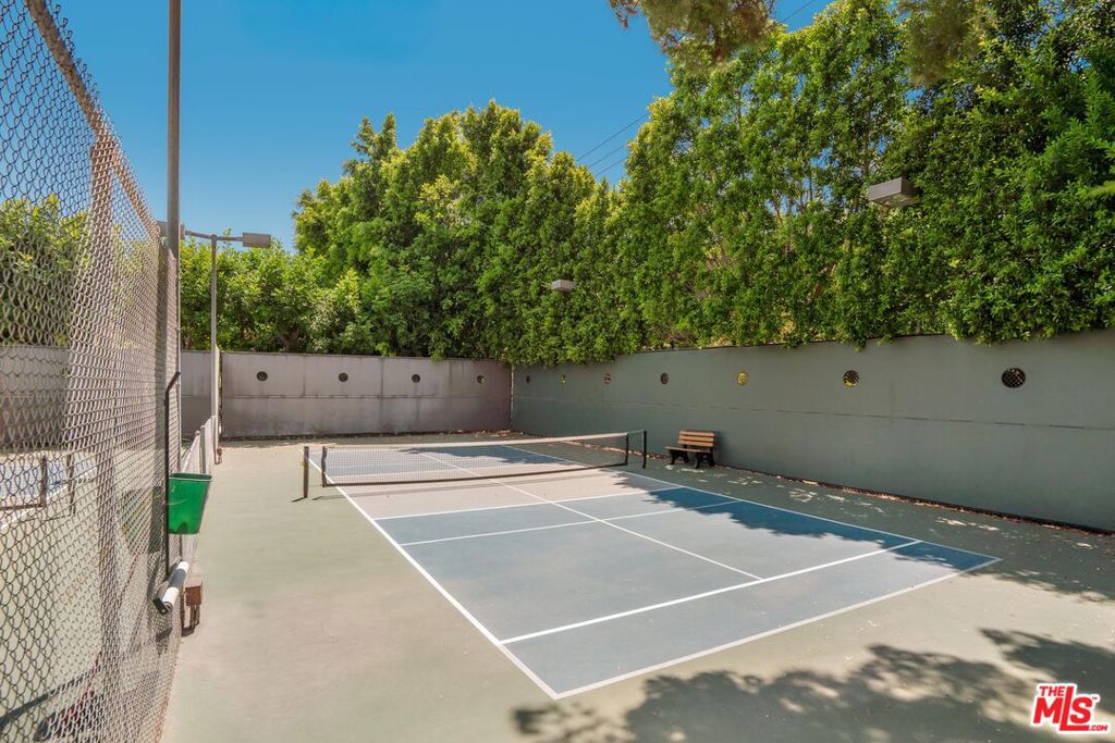 15231 Magnolia Boulevard 114 Property Photo 25
