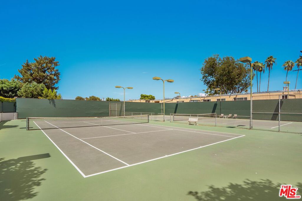 15231 Magnolia Boulevard 114 Property Photo 26