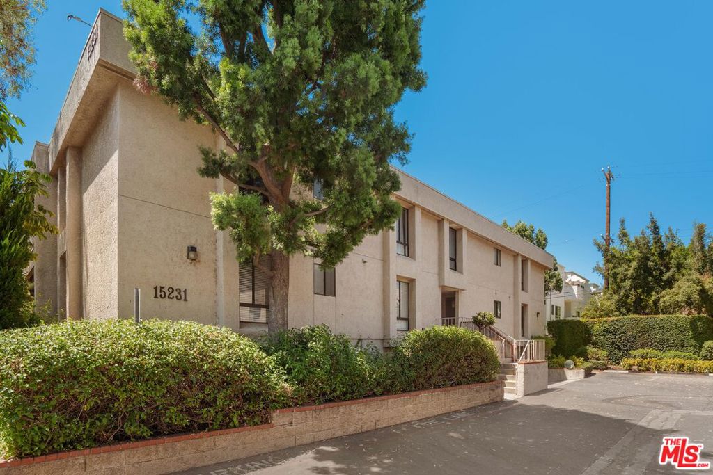 15231 Magnolia Boulevard 114 Property Photo 28