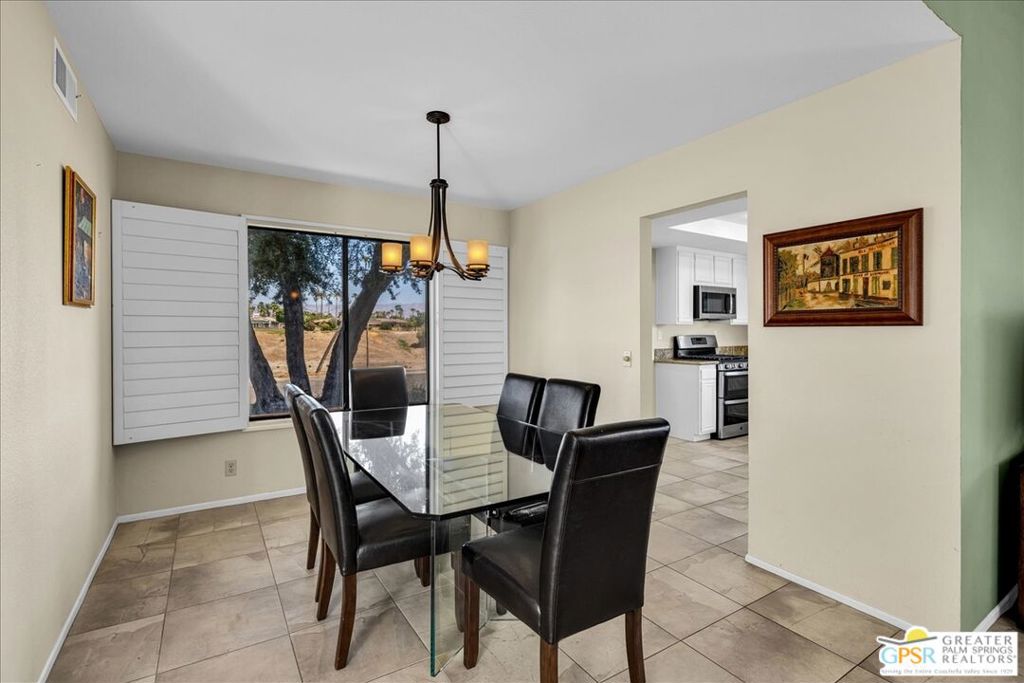 25 Toledo Drive Property Photo 9