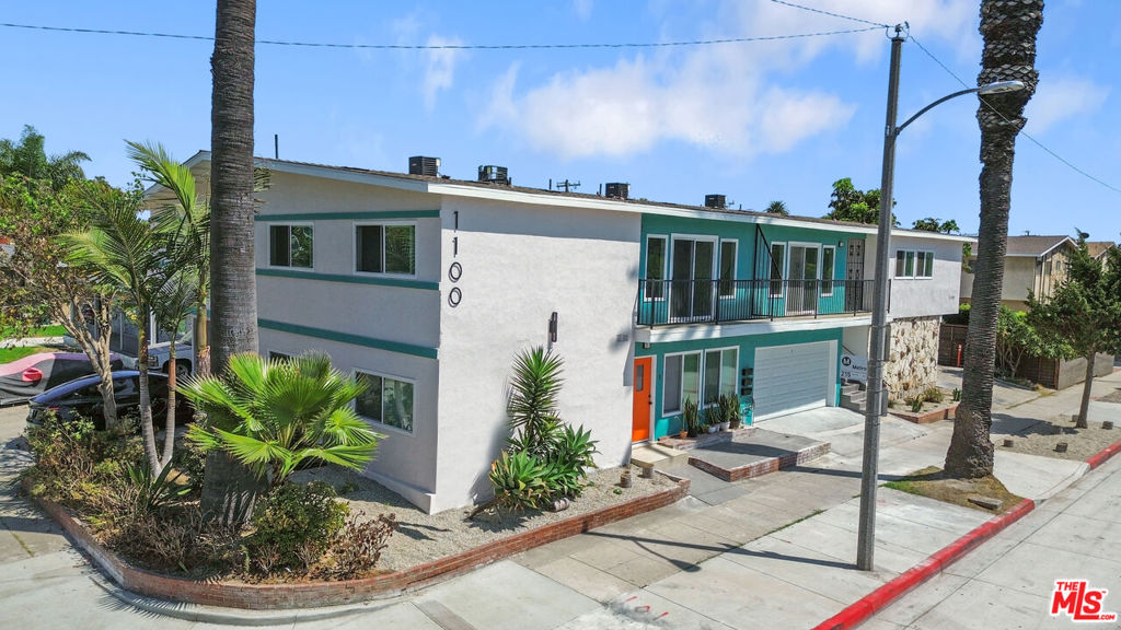 1100 S Inglewood Avenue Property Photo 1