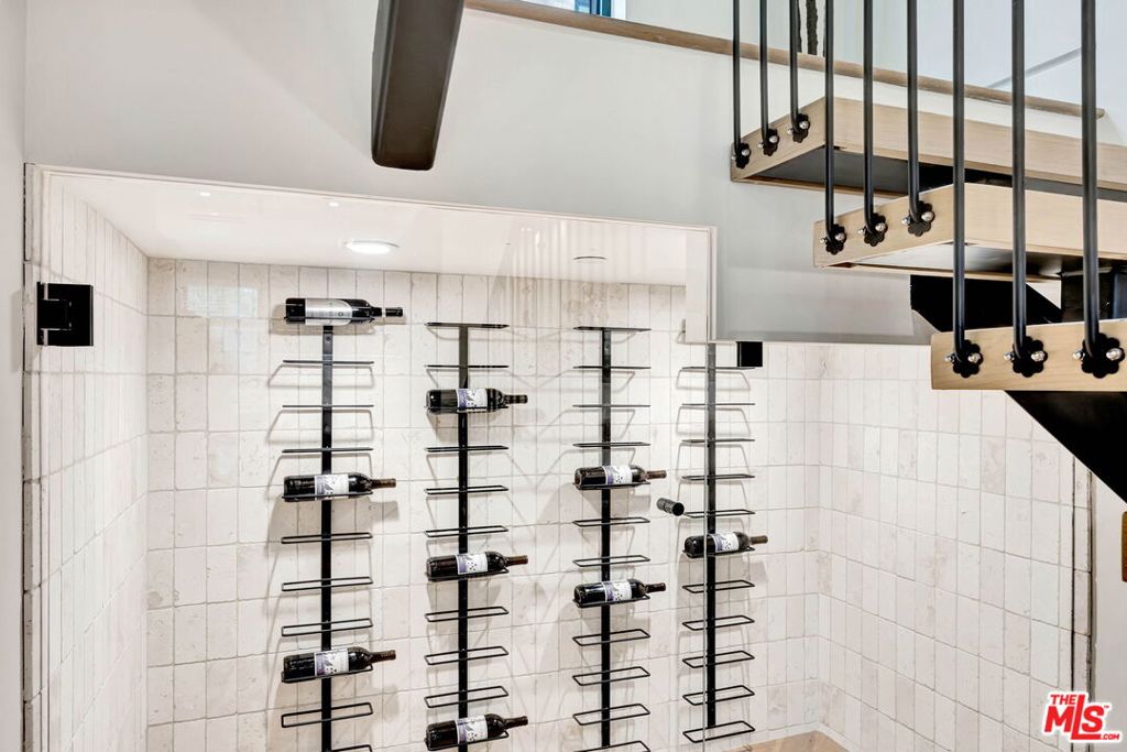 652 Huntley Drive 102 Property Photo 21