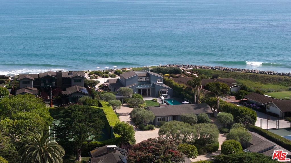 4217 Avenue Del Mar Property Photo 1