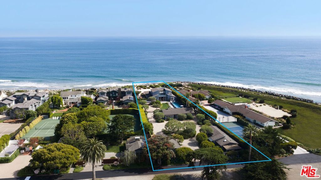 4217 Avenue Del Mar Property Photo 2