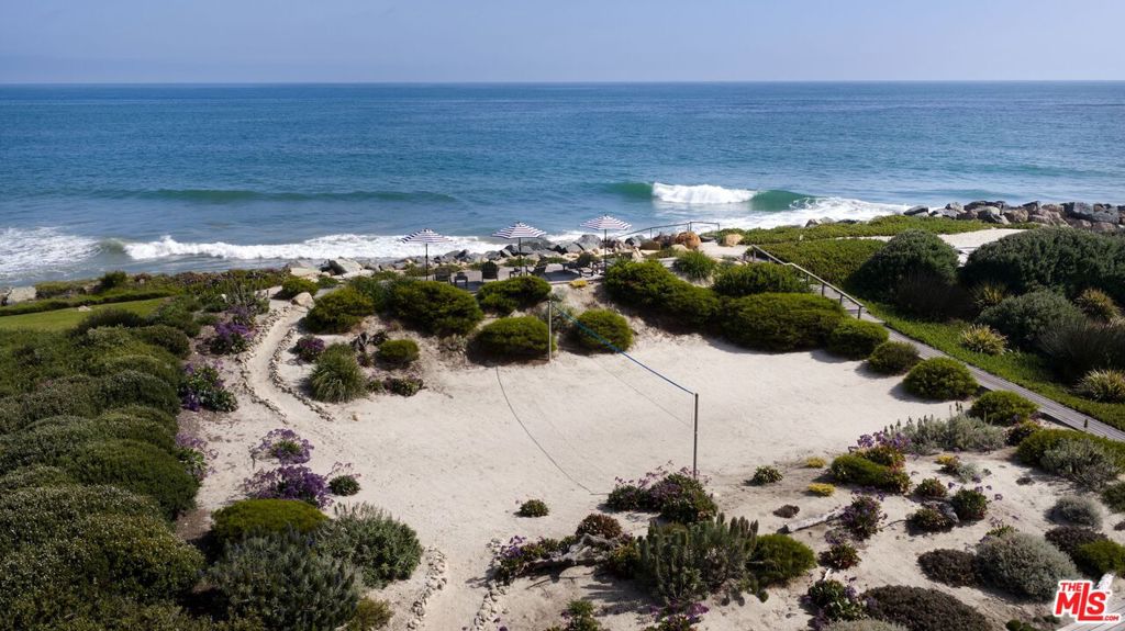 4217 Avenue Del Mar Property Photo 5