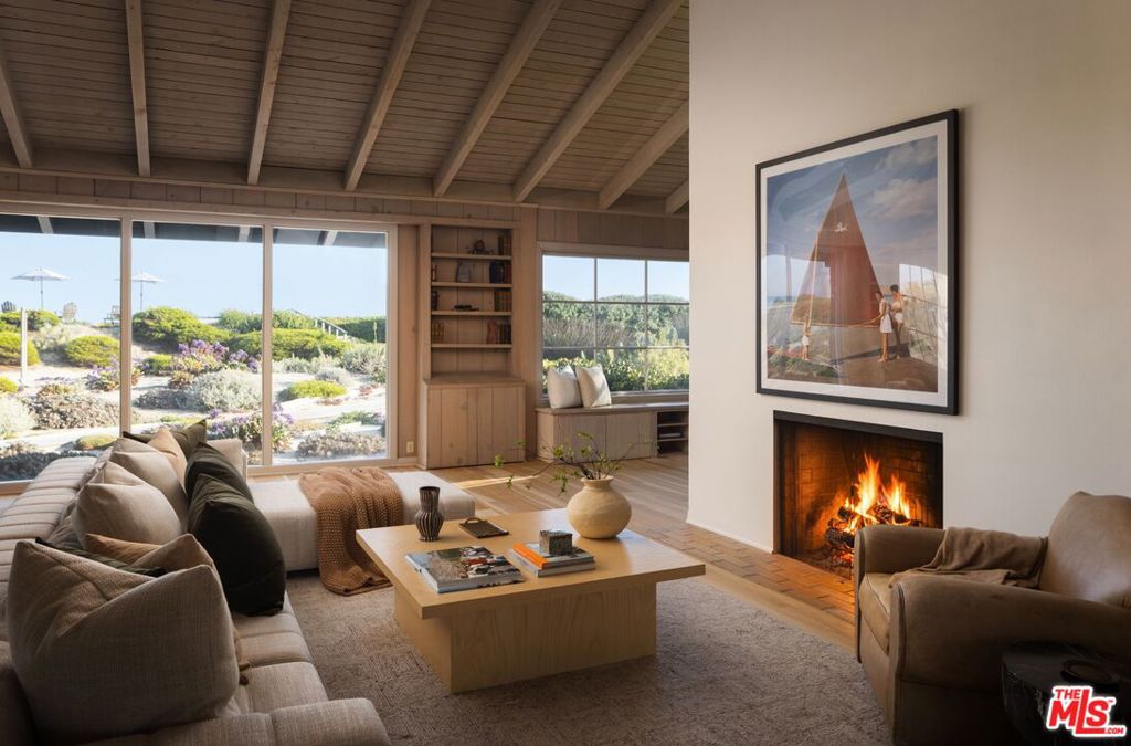 4217 Avenue Del Mar Property Photo 11