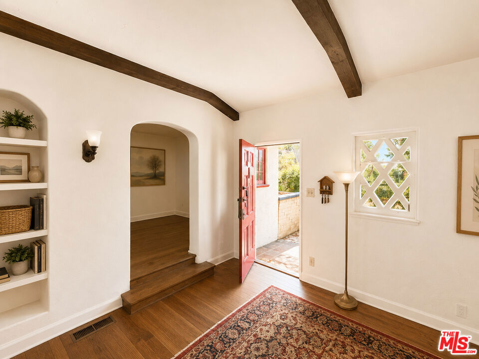 1923 Midvale Avenue Property Photo 9