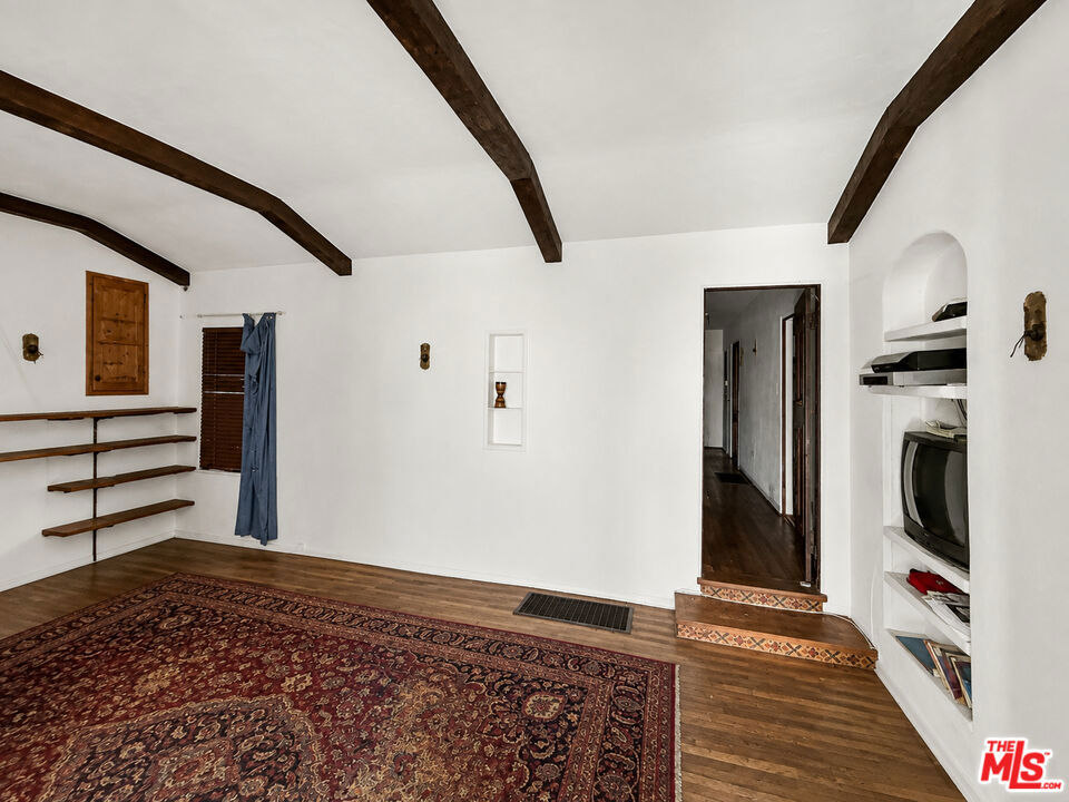 1923 Midvale Avenue Property Photo 11