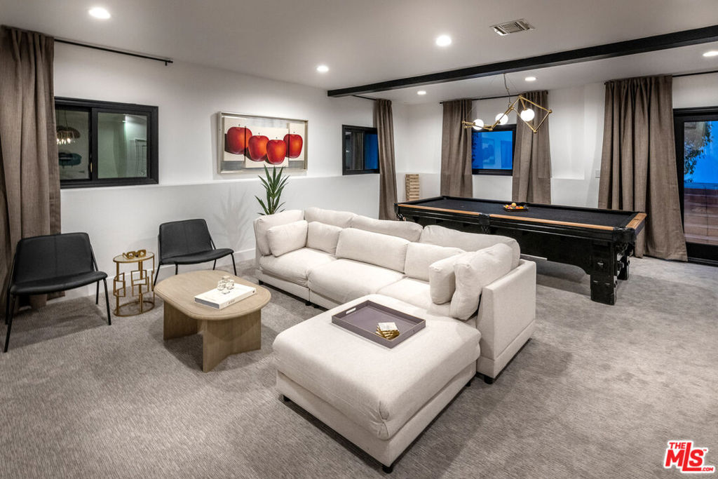 130 Reef Mall Property Photo 32
