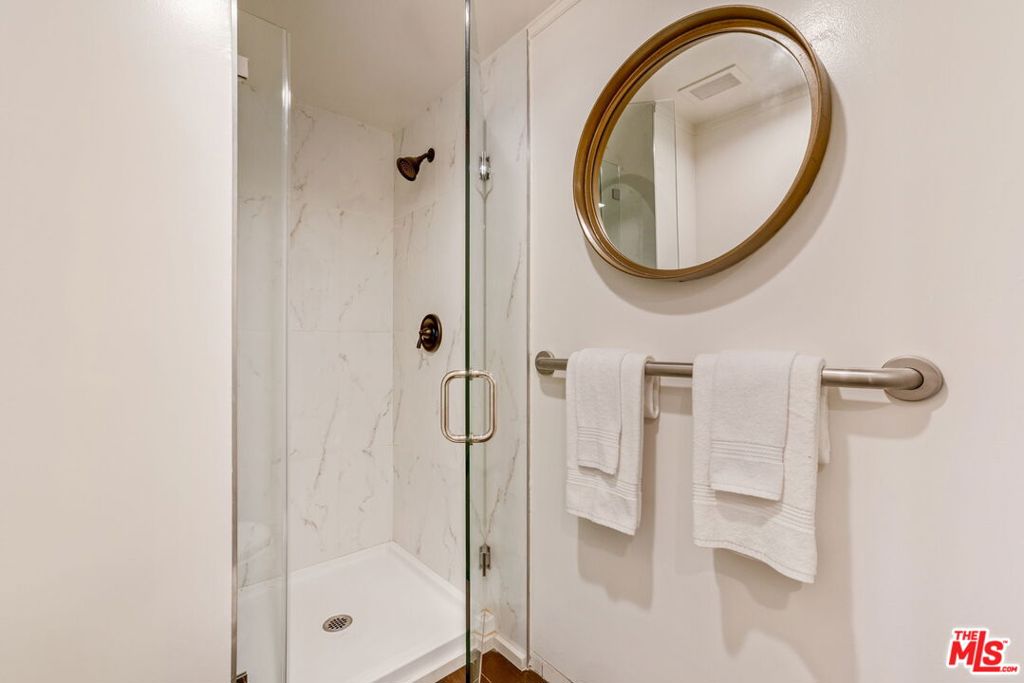 1333 S Beverly Glen Boulevard 405 Property Photo 15