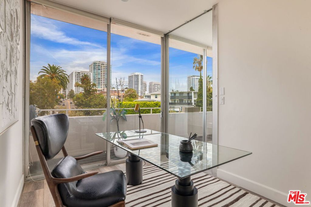 1333 S Beverly Glen Boulevard 405 Property Photo 16
