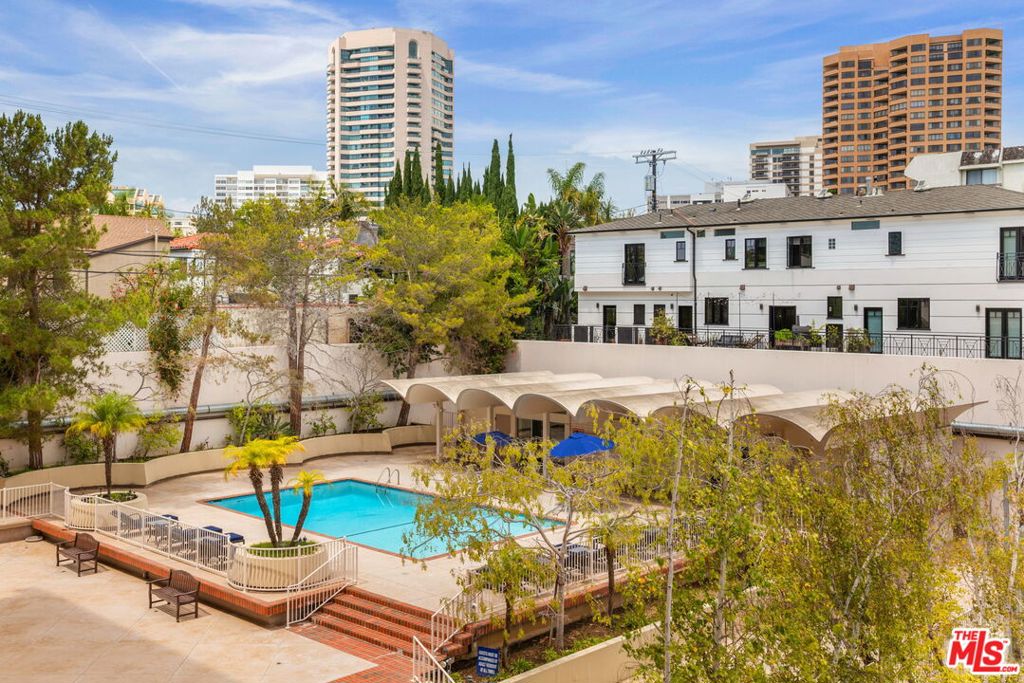 1333 S Beverly Glen Boulevard 405 Property Photo 20