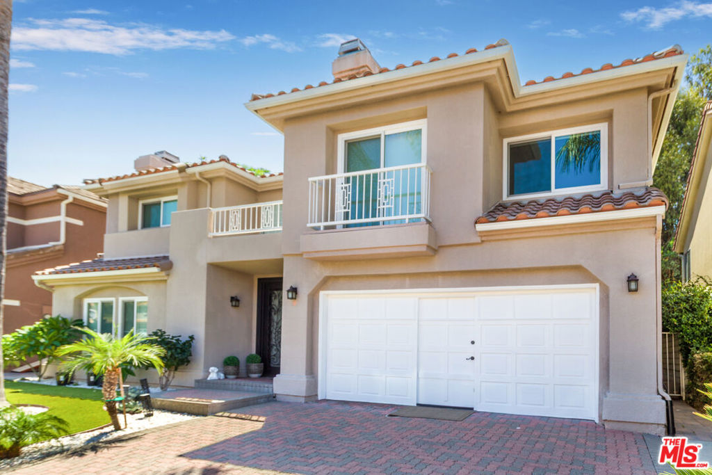 5711 Aura Property Photo 2