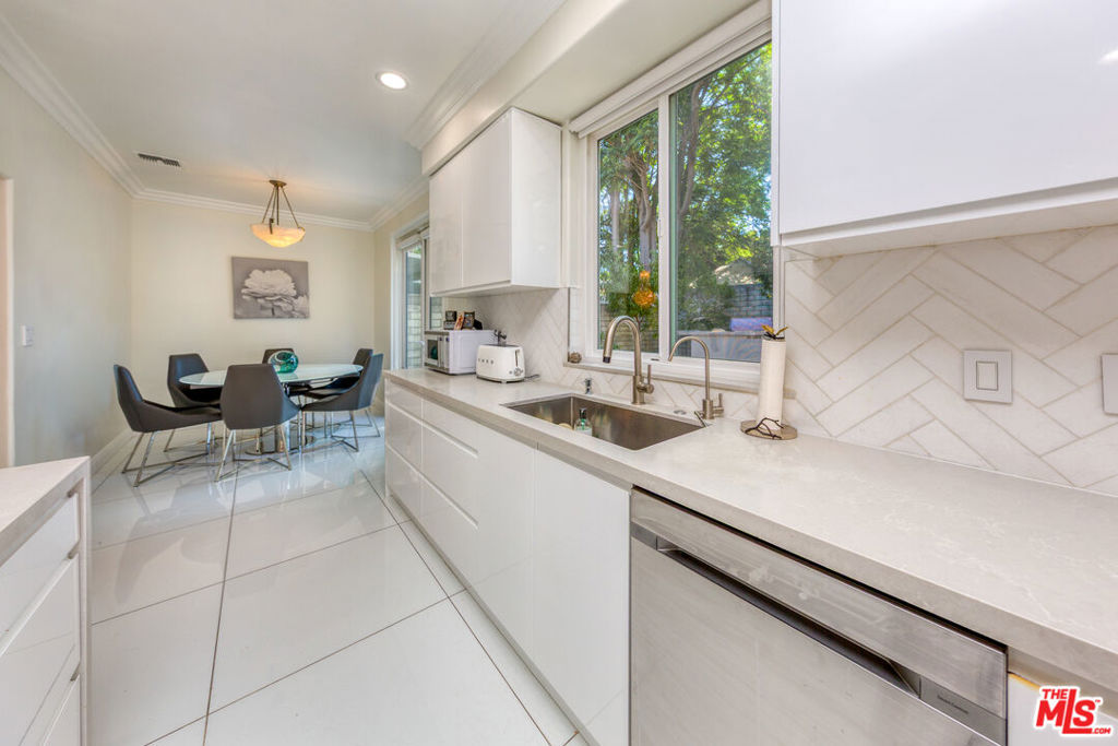 5711 Aura Property Photo 15