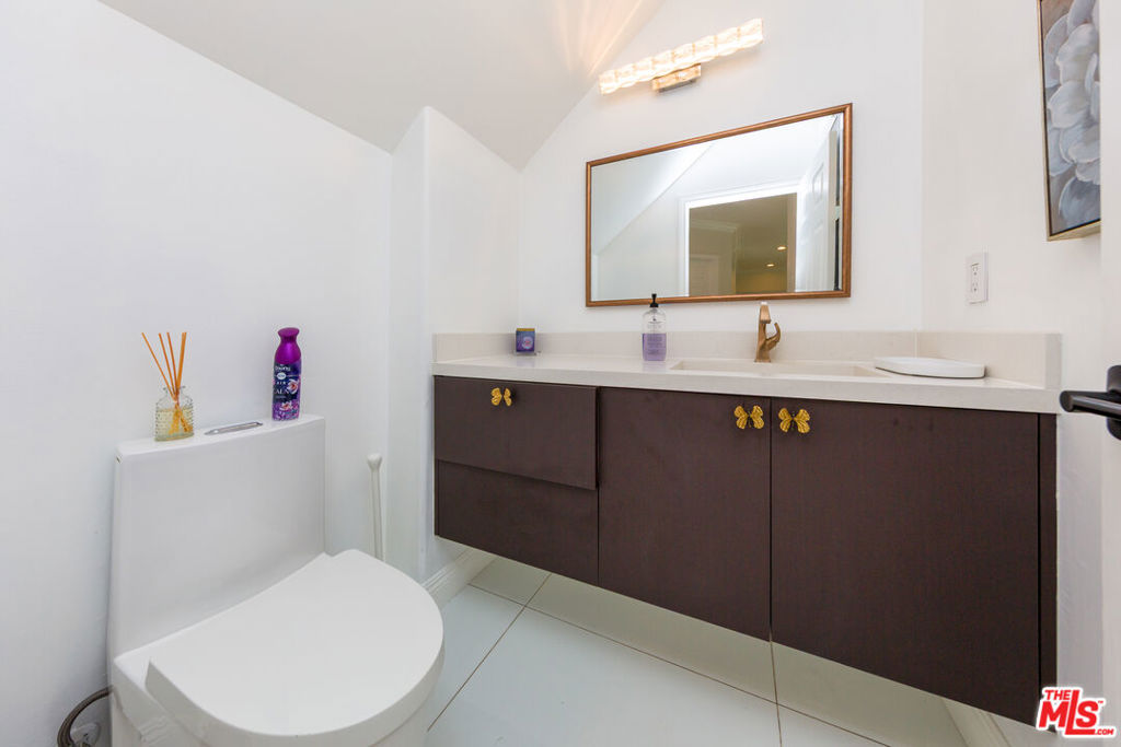 5711 Aura Property Photo 17